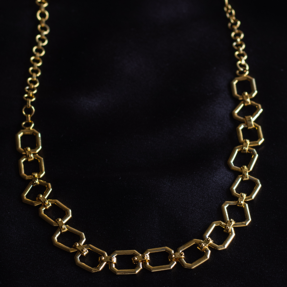 Gold plated contemporary necklace