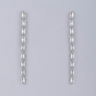 Earring crafted with baguettues