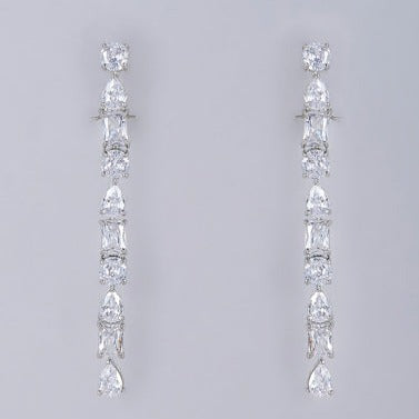 Earring crafted with zircons